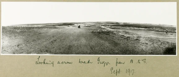 Kig over Wadi Guzzeh fra nord til syd, september 1917